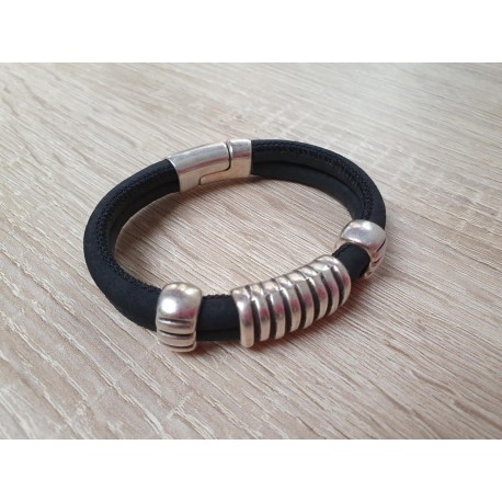 Stoere armbande met leer en magneetsluiting