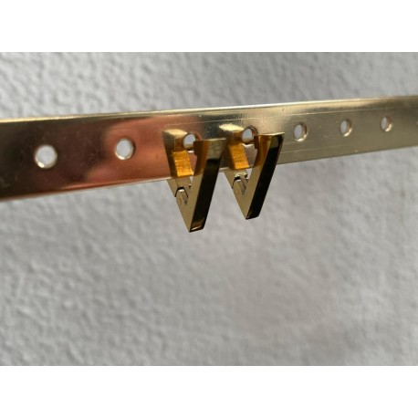 Goudkleurige oorbellen